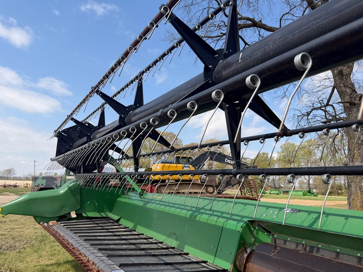 2017-john-deere-630fd-image-23