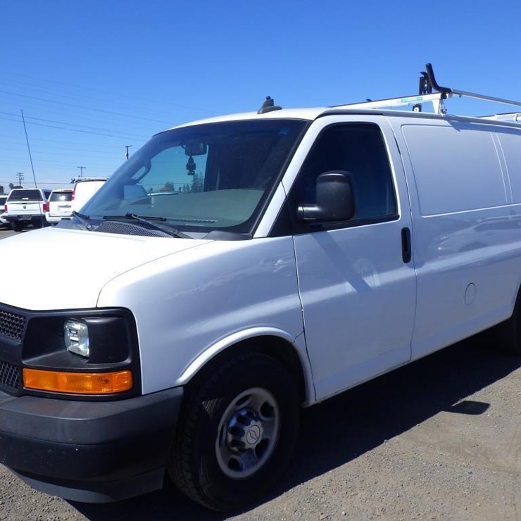 2017 CHEVROLET EXPRESS 2500