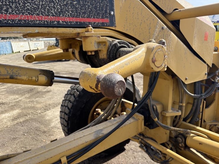 2006-caterpillar-143h-image-26