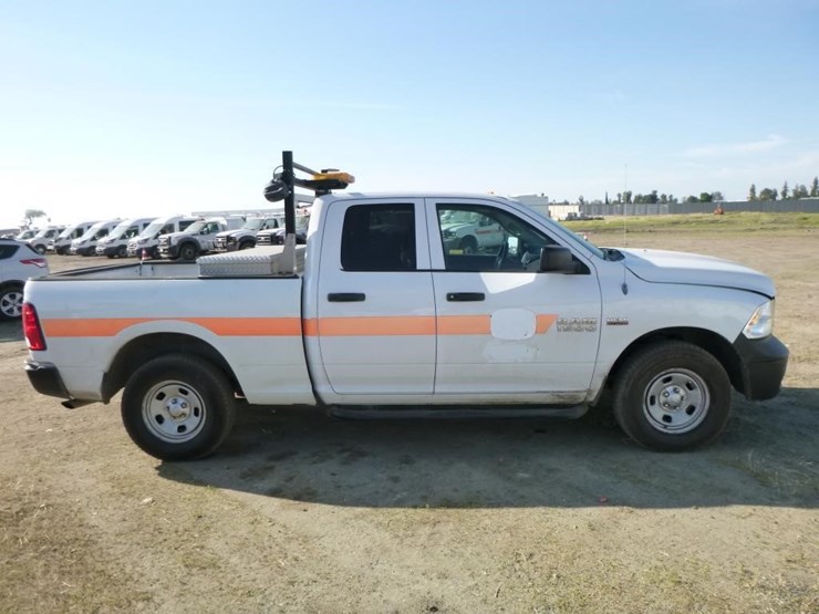 2014-dodge-1500-image-18