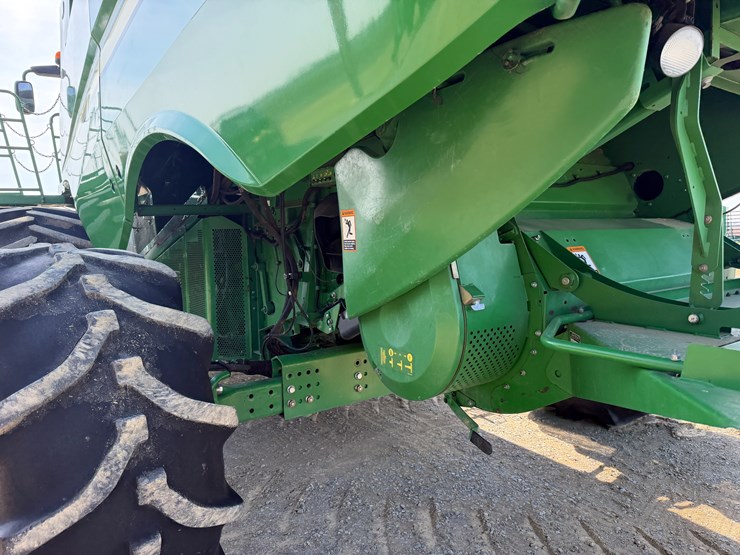 2014-john-deere-s670-image-9