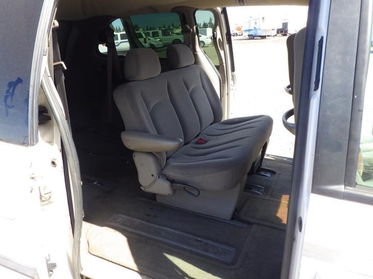 2002-dodge-grand-caravan-image-8