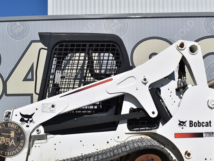 2016-bobcat-t650-image-40