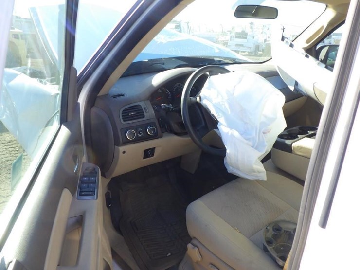 2014-chevrolet-tahoe-image-5