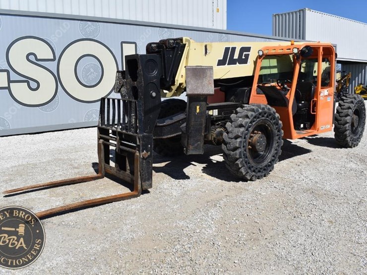 2015-jlg-g10-55a-image-1