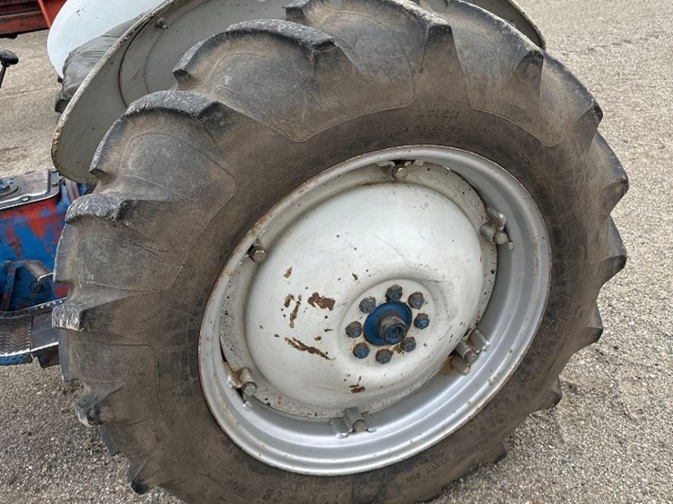 1954-ford-naa-image-10