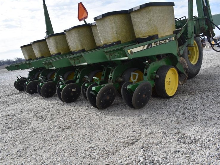 1990-john-deere-7240-image-23