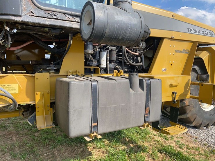 2006-terra-gator-6103-showing-7352-hrs-image-7