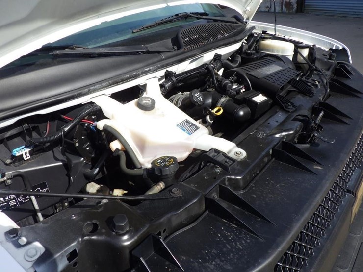 2012-chevrolet-express-2500-image-10