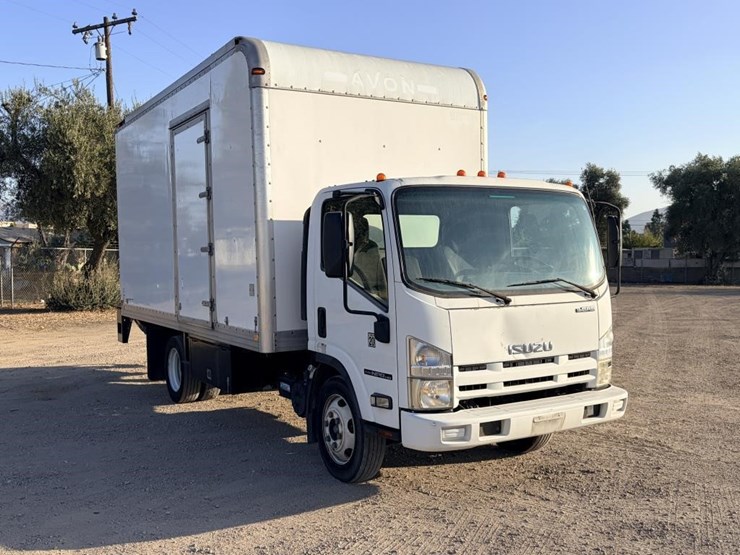 2013-isuzu-nrr-image-2