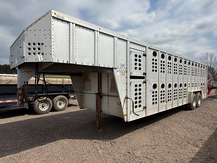1988-wilson-livestock-trailer-image-1