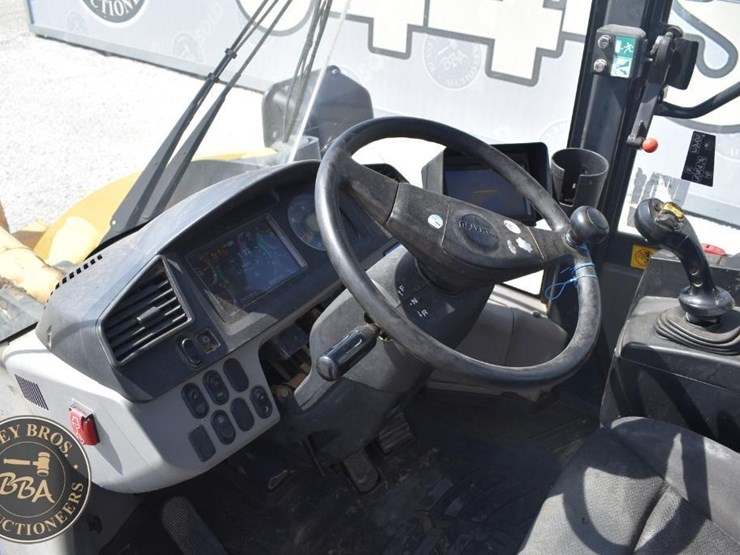 2019-komatsu-wa320-8-image-44