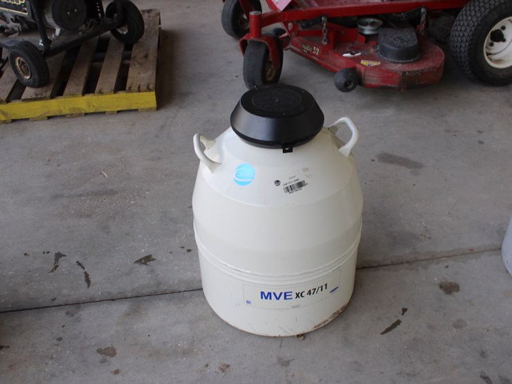 #1035-•-livestock-semen-tank-image-1