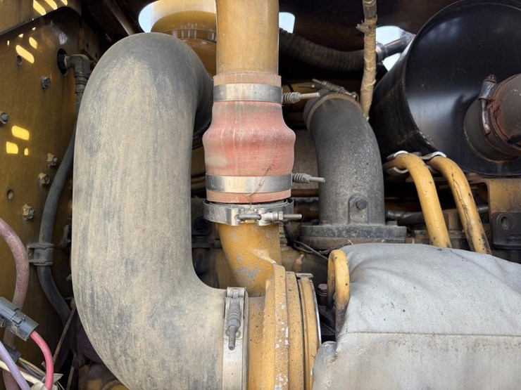 2006-caterpillar-143h-image-80