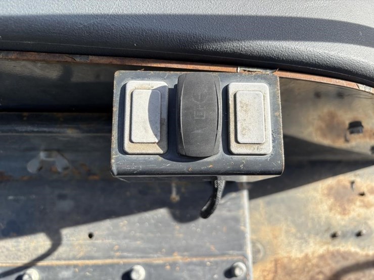 2018-deere-210lep-image-39