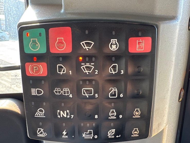 2021-deere-850l-wlt-image-30