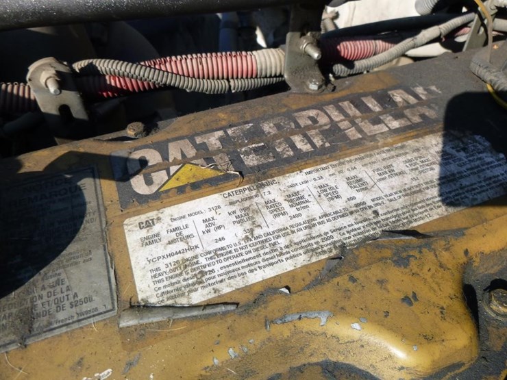 2001-freightliner-fl70-image-33