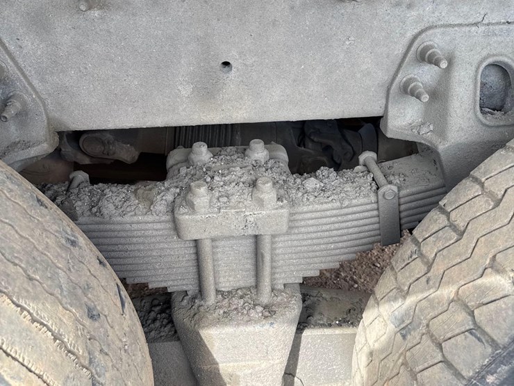 2015-caterpillar-ct660l-image-14