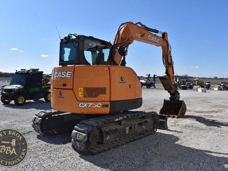 2022-case-cx75csr-image-16