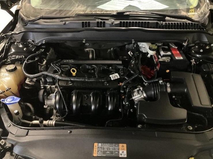 2014-ford-fusion-se-sdn-image-11