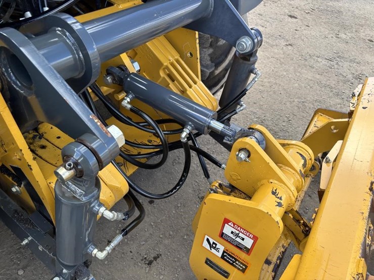 2018-deere-210lep-image-20