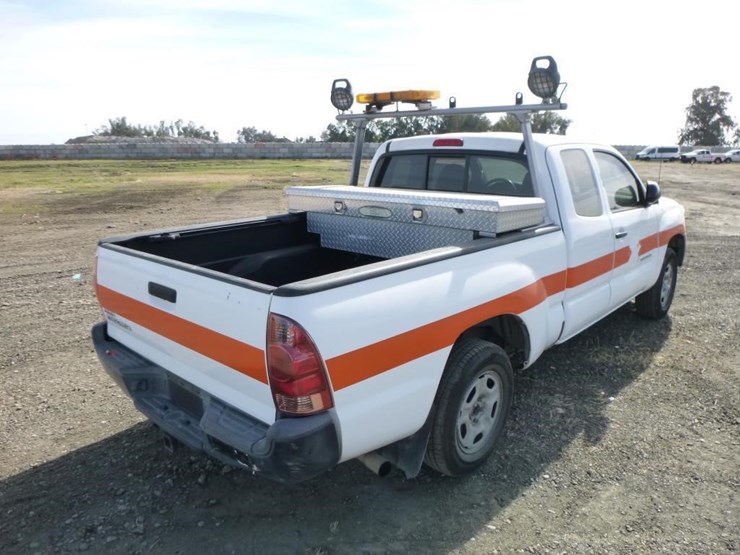 2013-toyota-tacoma-image-4