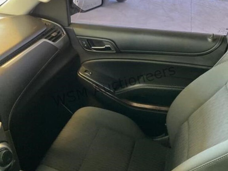 2015-chevrolet-tahoe-image-18