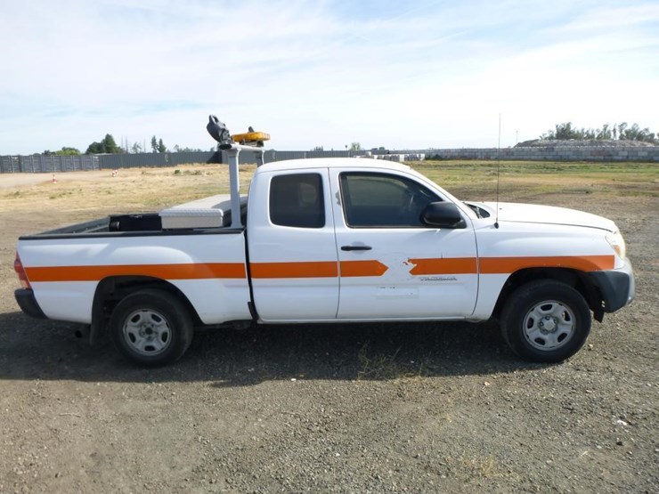 2013-toyota-tacoma-image-18