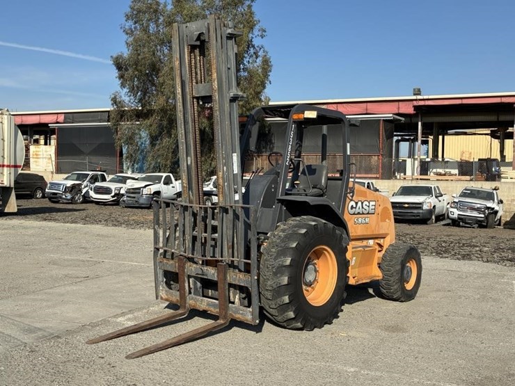 2015-case-586h-image-1