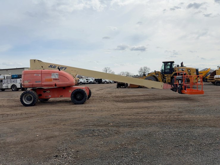 2008-jlg-800s-image-6