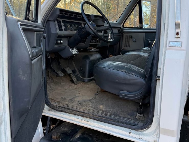1992-ford-f600-image-8