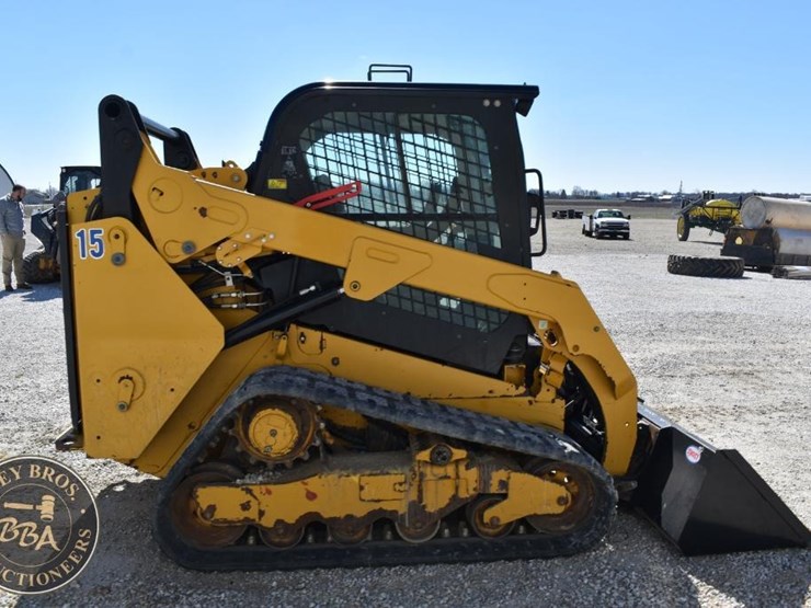 2017-caterpillar-259d-image-23
