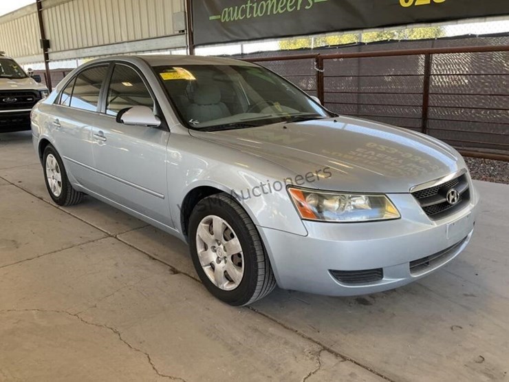 2008-hyundai-sonata-gls-sdn-image-2