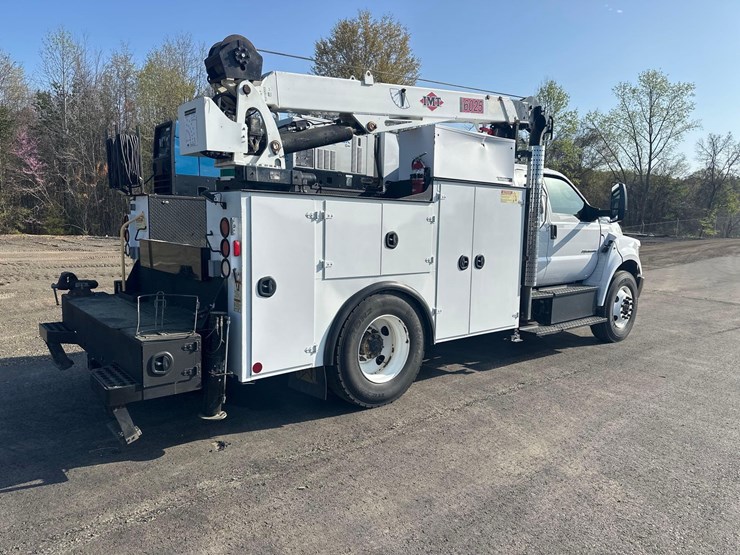 2019-ford-f750-image-3