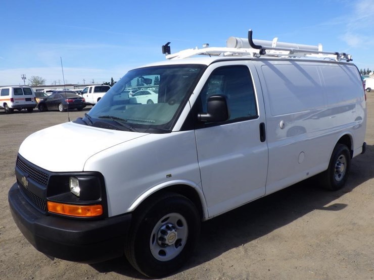 2012-chevrolet-express-2500-image-1