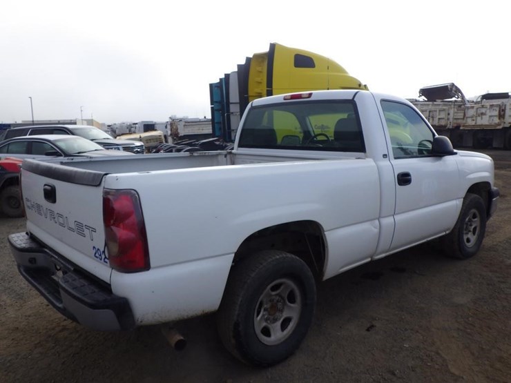 2003-chevrolet-1500-image-3