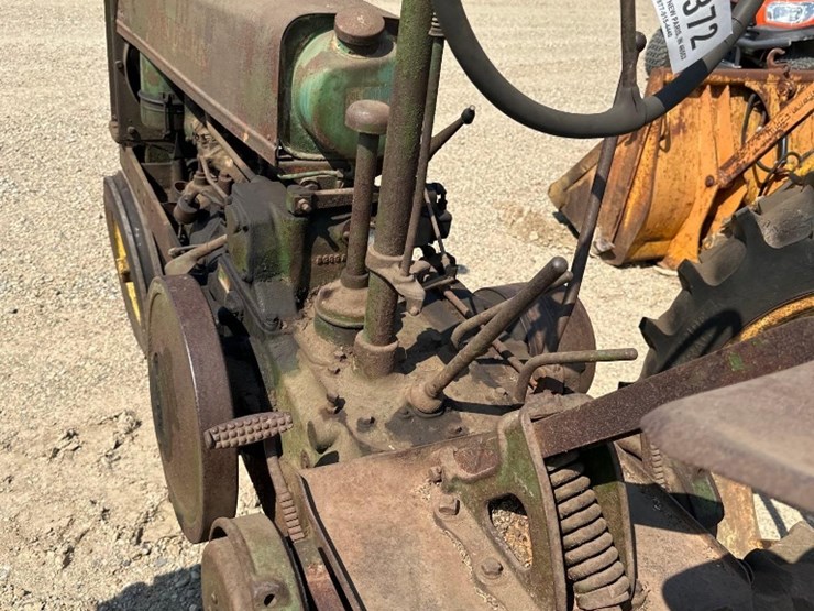 john-deere-b-image-8