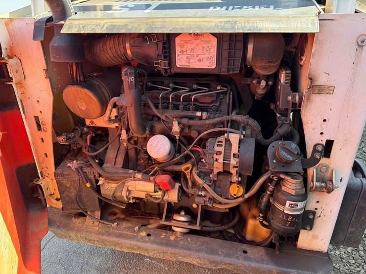 2020-bobcat-t595-image-11