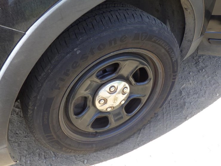 2018-ford-explorer-image-13