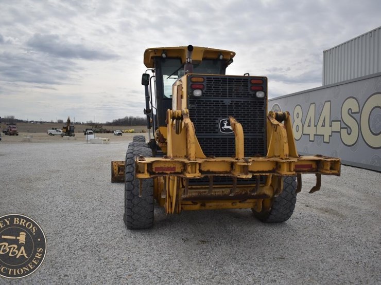 2007-deere-672d-image-12