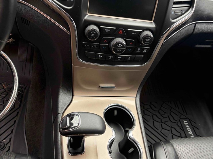 2015-jeep-grand-cherokee-image-12