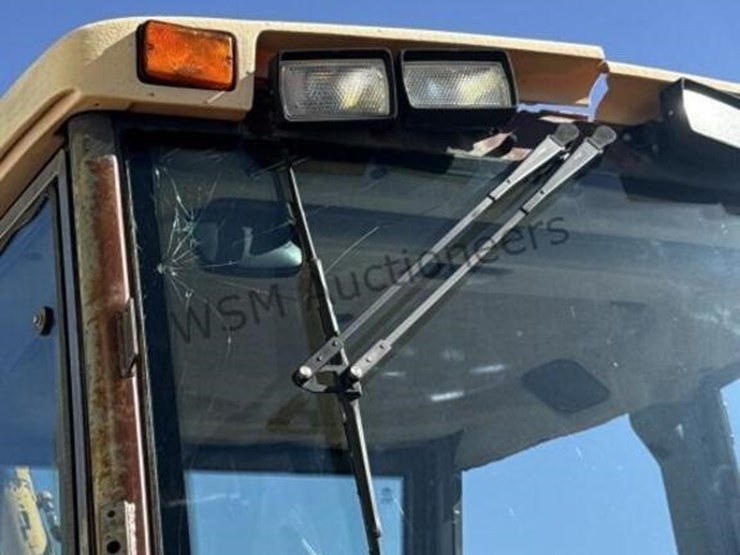 new-holland-lb115-image-35