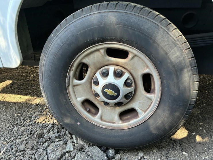 2015-chevrolet-2500-image-5