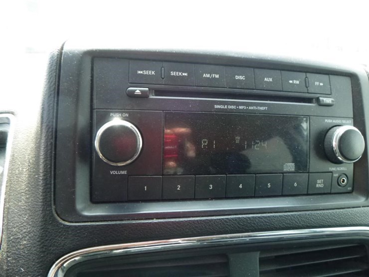 2014-dodge-grand-caravan-image-18