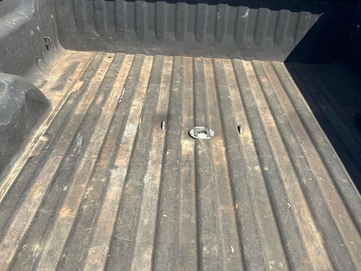 2015-chevrolet-silverado-ltz-2500hd-4x4-crew-cab-pick-up-truck-image-8