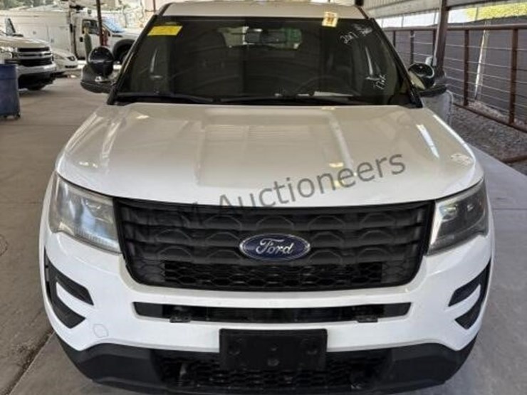 2017-ford-explorer-image-3