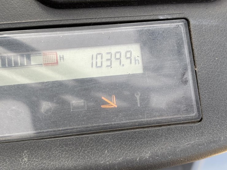 2013-toyota-8fgcu32-image-40