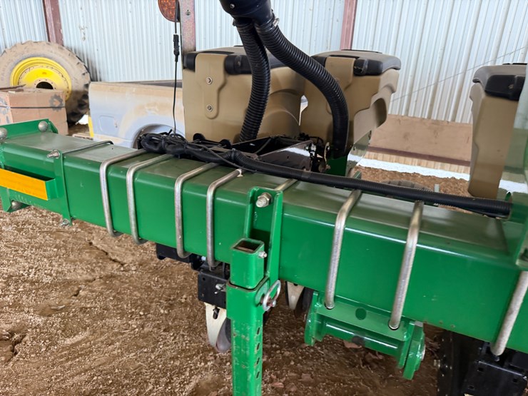 great-plains-yp825a-image-35