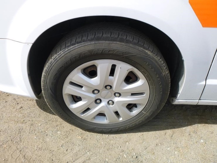 2014-dodge-grand-caravan-image-35