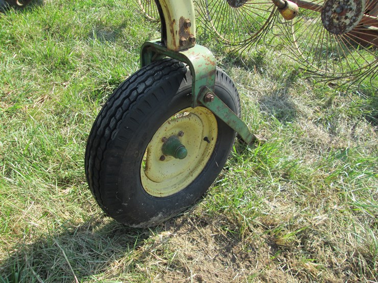 john-deere-10-image-12